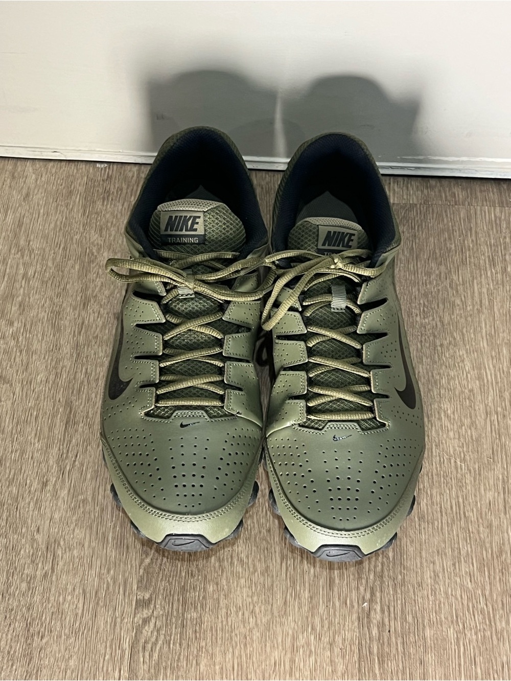 Nike Reax 8 TR Medium Olive Black Men’s Size 13 - Picture 7 of 9